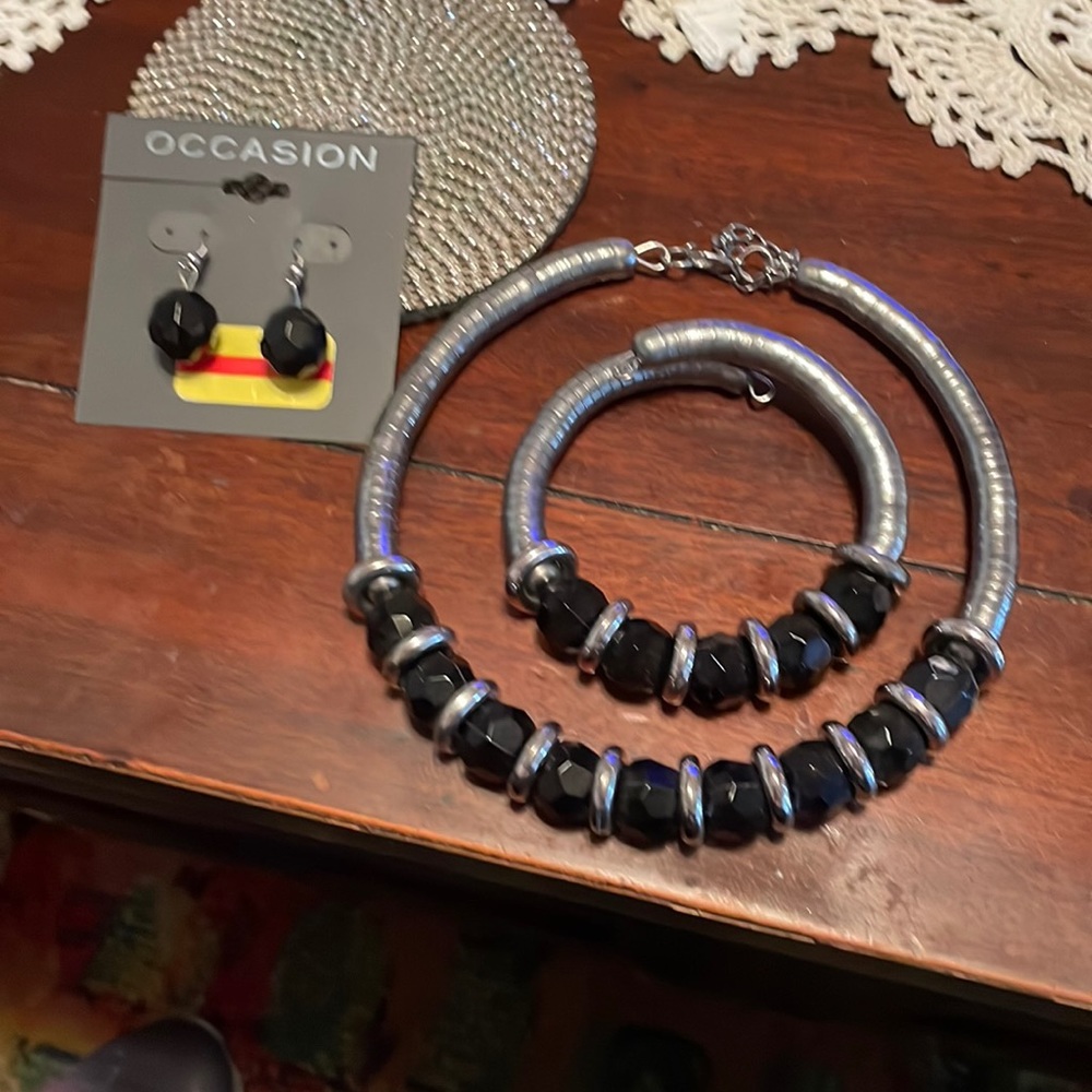Black and silver necklace, earrings, bracelet set